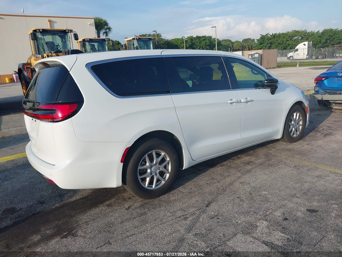 2025 CHRYSLER PACIFICA SELECT — снимка 4