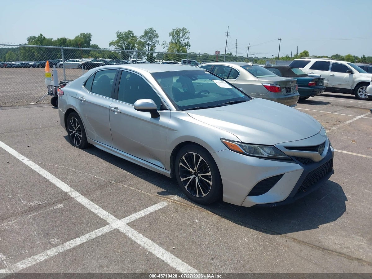 2018 TOYOTA CAMRY SE