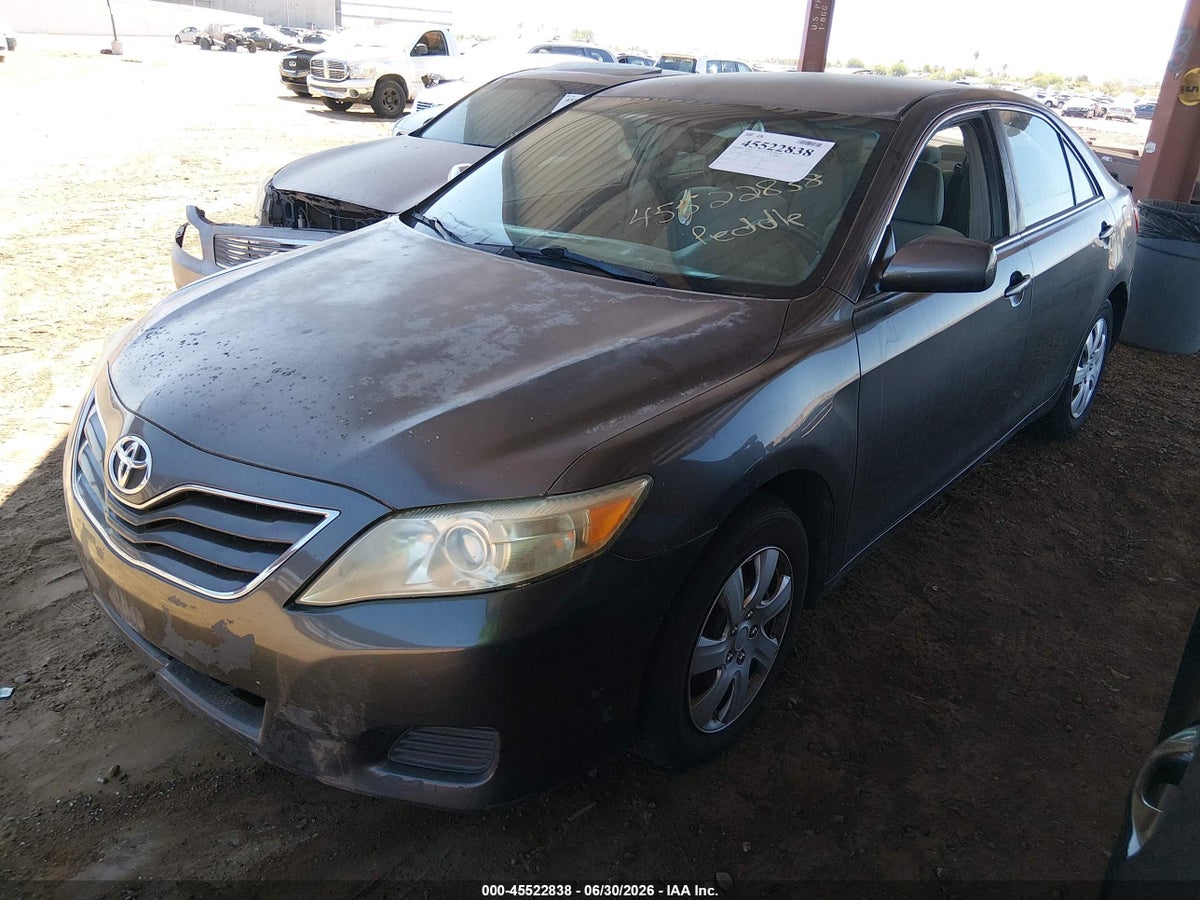 2010 TOYOTA CAMRY LE — снимка 2