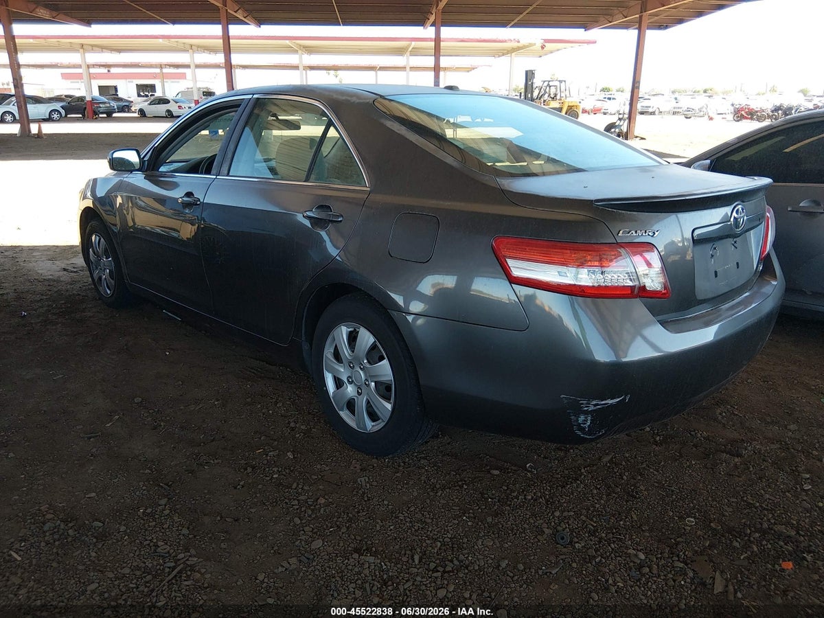 2010 TOYOTA CAMRY LE — снимка 3