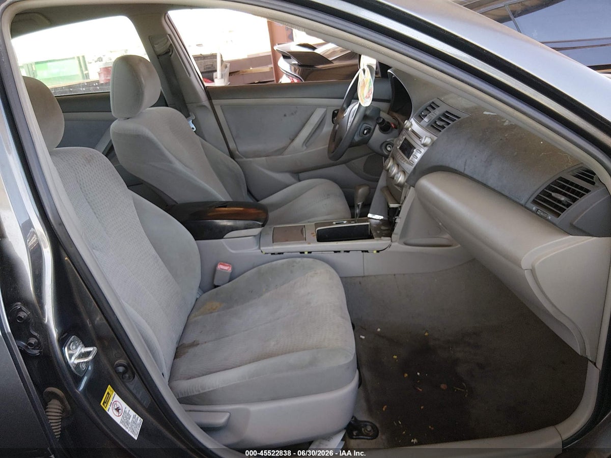 2010 TOYOTA CAMRY LE — снимка 5