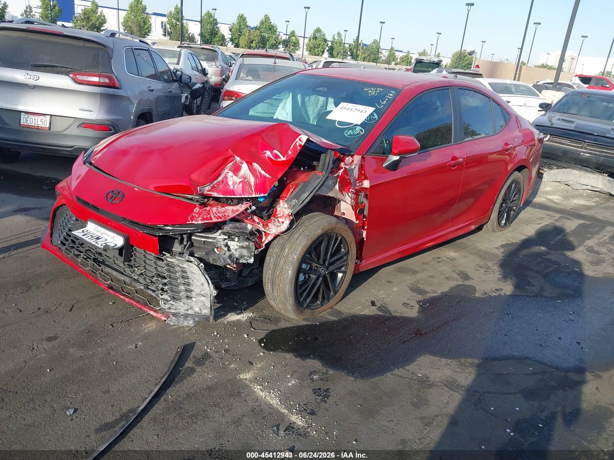 2025 TOYOTA CAMRY SE — снимка 2
