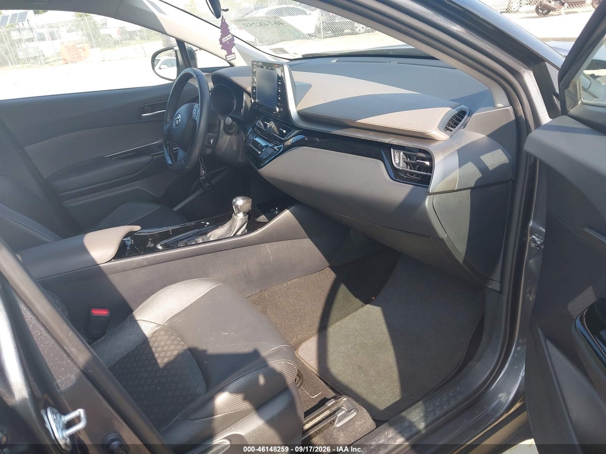 2022 TOYOTA C-HR LIMITED — photo 5