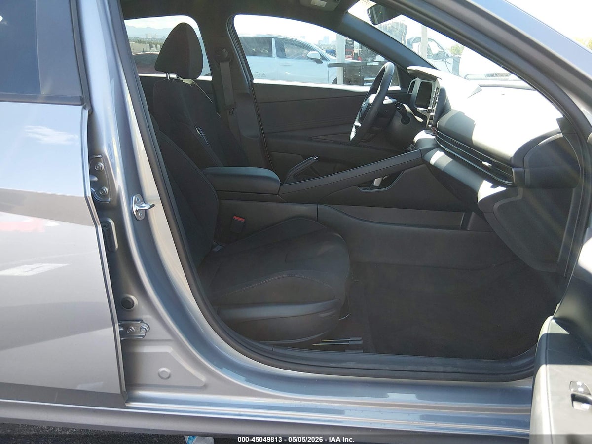 2026 HYUNDAI ELANTRA SEL SPORT — снимка 5