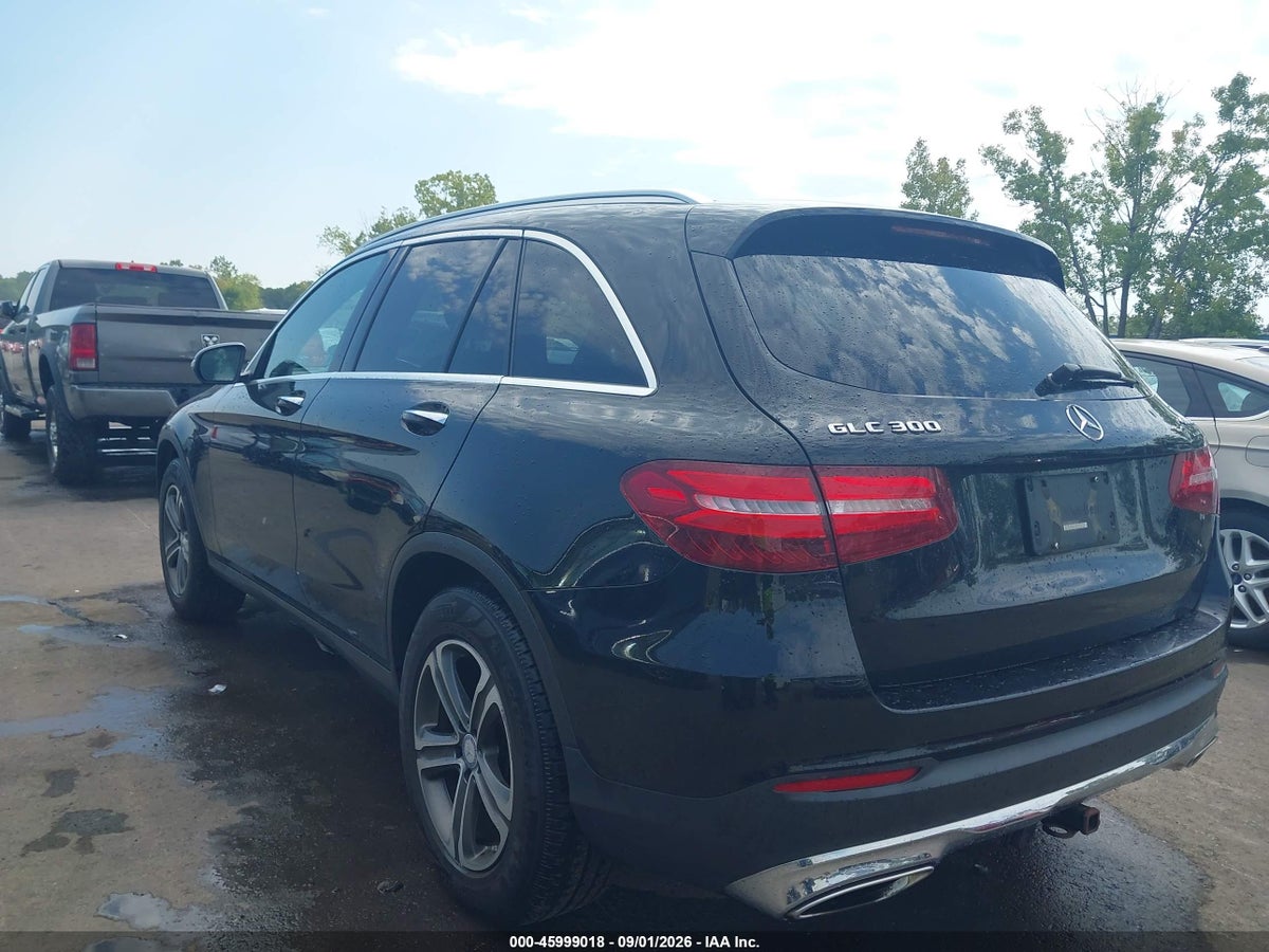 2017 MERCEDES-BENZ GLC 300 4MATIC — снимка 3