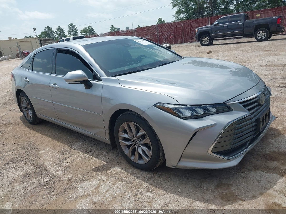 2019 TOYOTA AVALON XLE