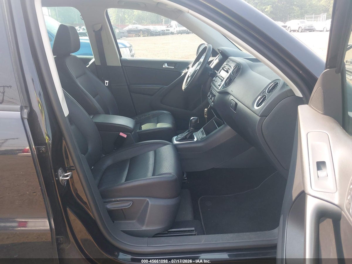 2012 VOLKSWAGEN TIGUAN LE — снимка 5