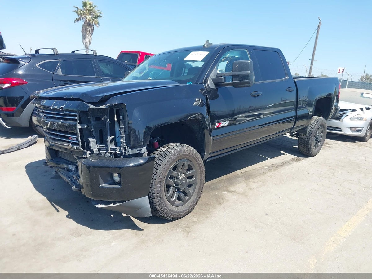 2016 CHEVROLET SILVERADO 2500HD LT — снимка 2
