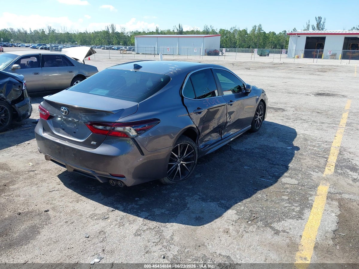 2024 TOYOTA CAMRY SE — снимка 4