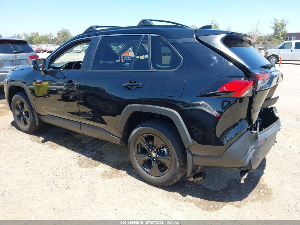 2025 TOYOTA RAV4 XLE — снимка 3
