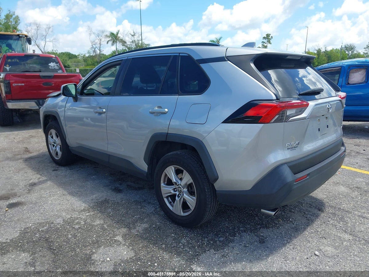 2020 TOYOTA RAV4 XLE — снимка 3