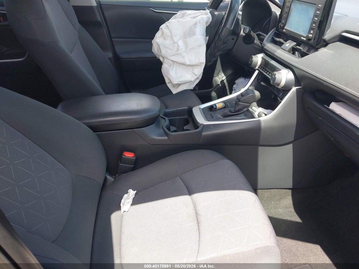 2020 TOYOTA RAV4 XLE — снимка 5