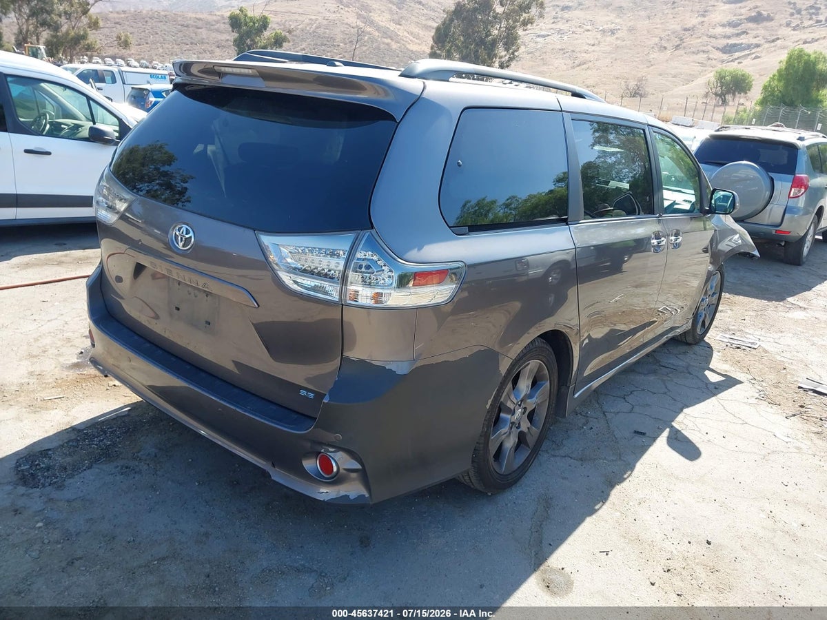 2013 TOYOTA SIENNA SE 8 PASSENGER — снимка 4