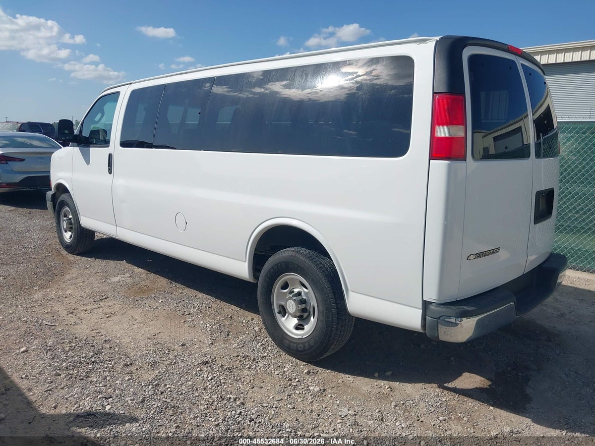 2017 CHEVROLET EXPRESS 3500 LT — снимка 3