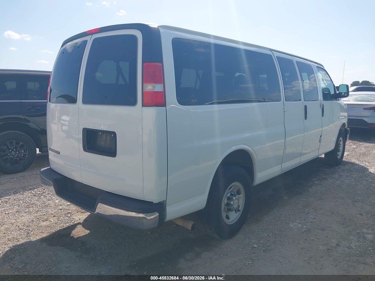 2017 CHEVROLET EXPRESS 3500 LT — снимка 4