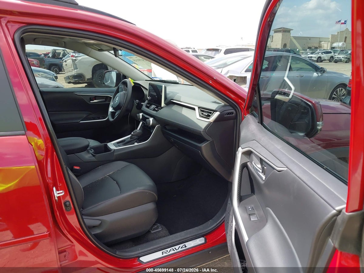 2025 TOYOTA RAV4 XLE PREMIUM — снимка 5