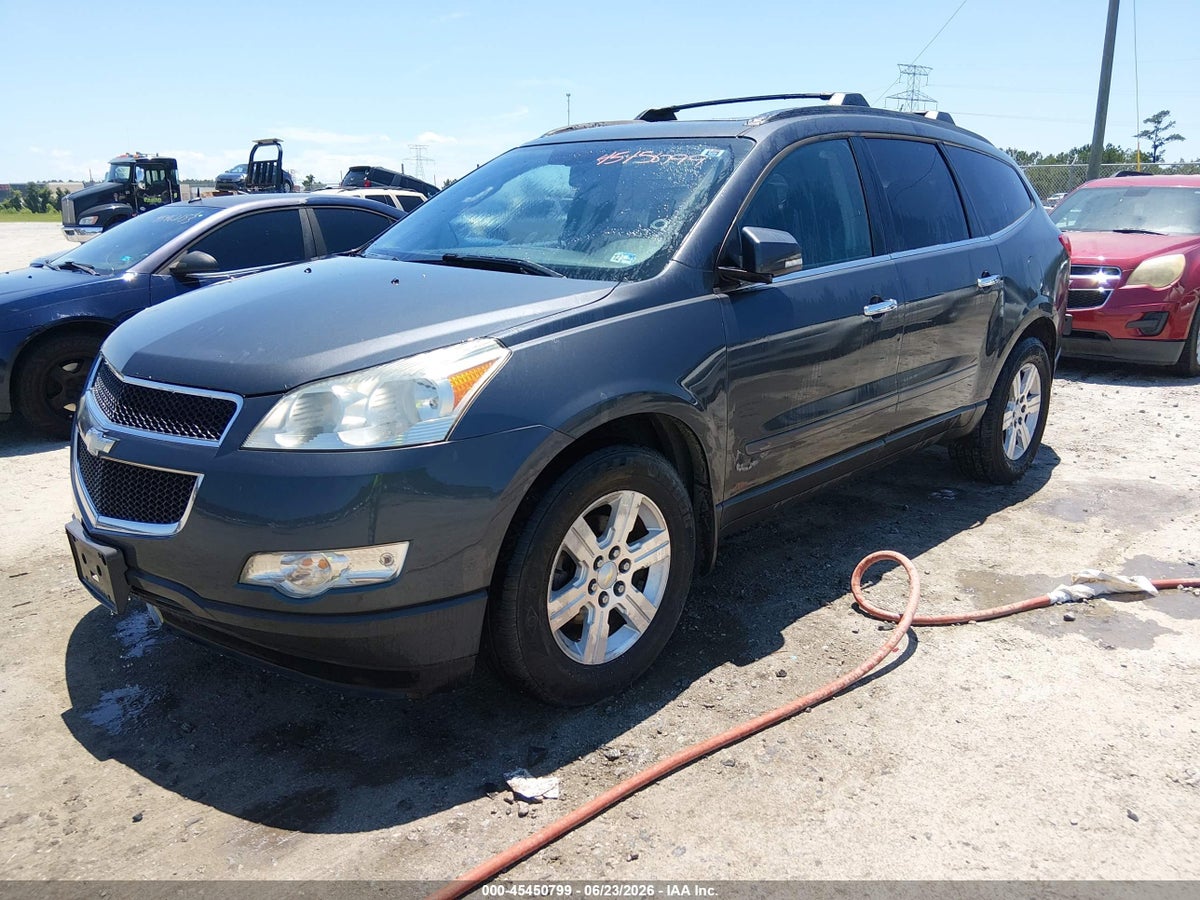 2011 CHEVROLET TRAVERSE 1LT — снимка 2