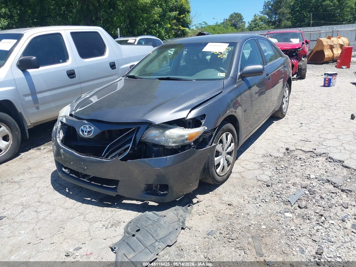 2011 TOYOTA CAMRY LE — снимка 2