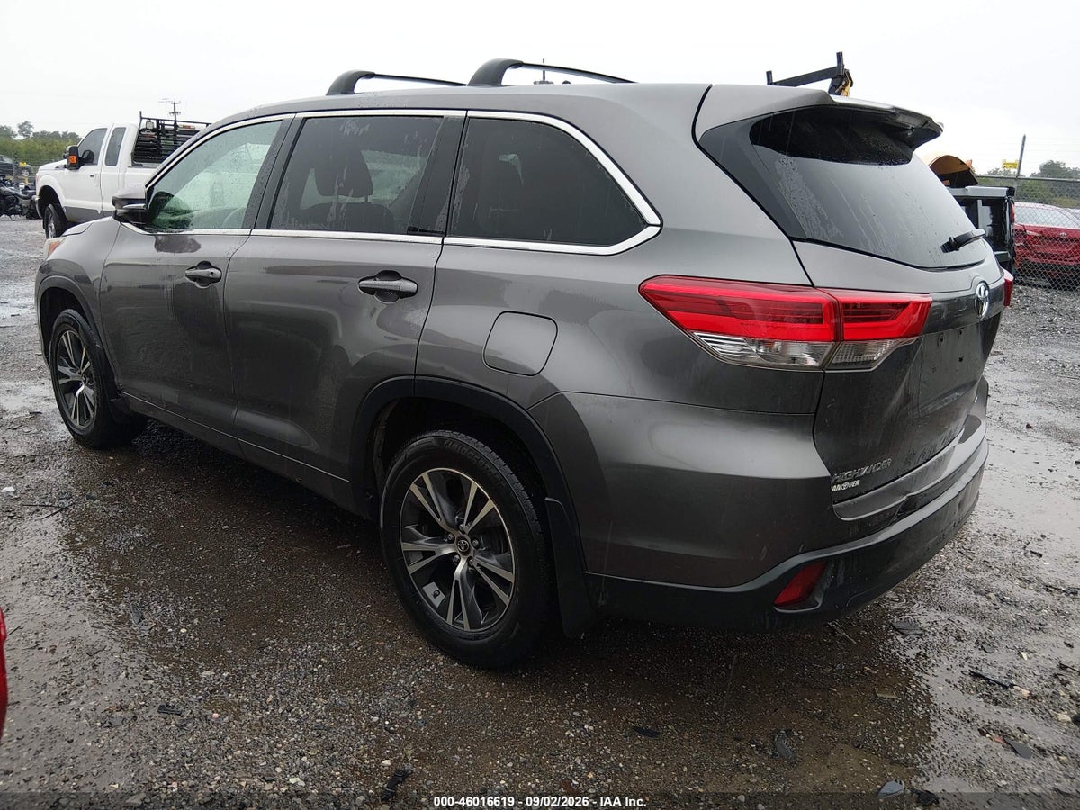 2017 TOYOTA HIGHLANDER LE — снимка 3
