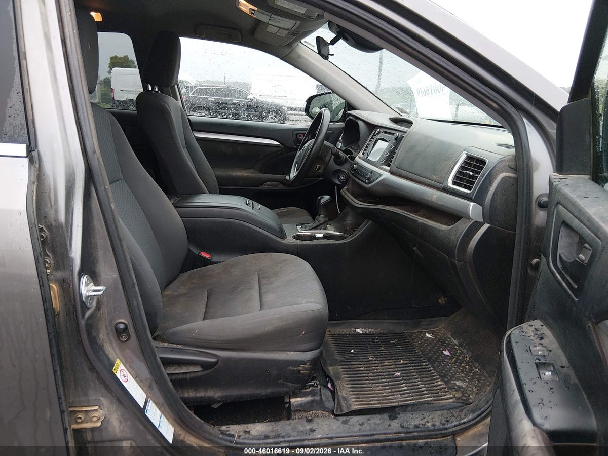 2017 TOYOTA HIGHLANDER LE — снимка 5