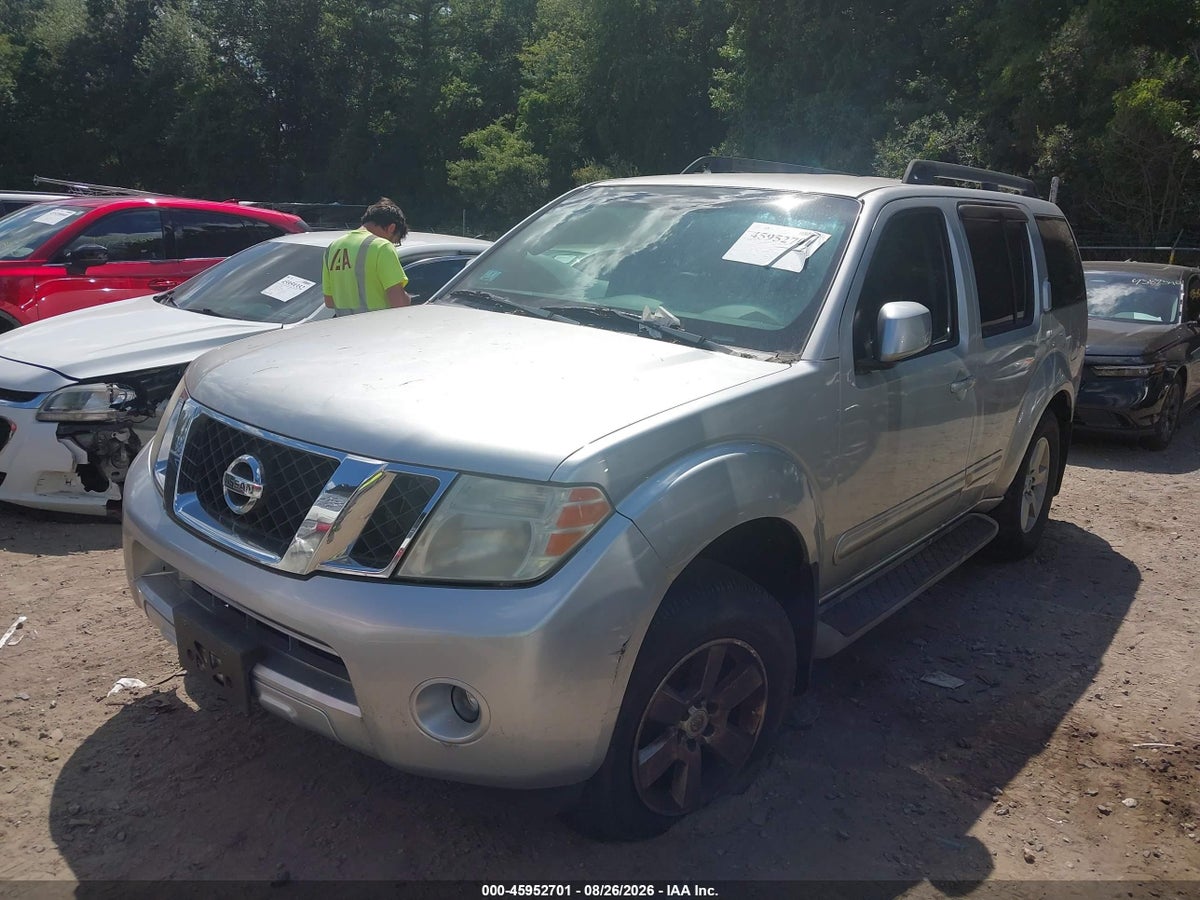 2011 NISSAN PATHFINDER SV — снимка 2