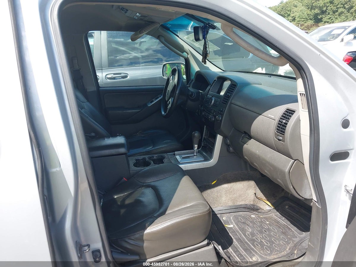 2011 NISSAN PATHFINDER SV — снимка 5