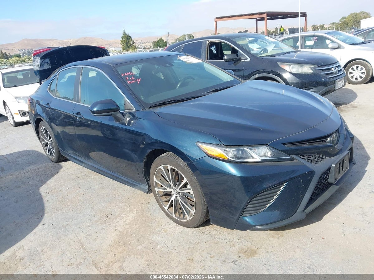 2019 TOYOTA CAMRY SE