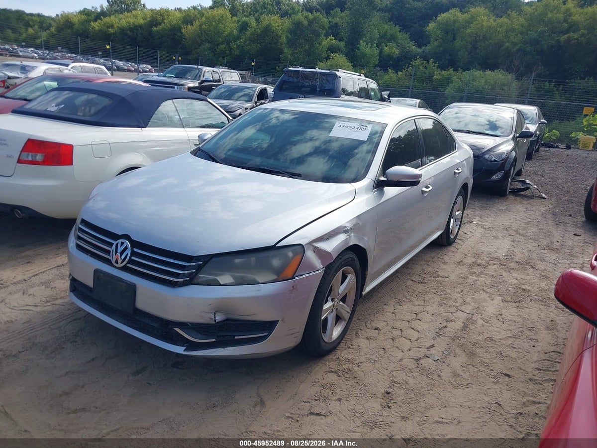2013 VOLKSWAGEN PASSAT 2.5L SE — снимка 2
