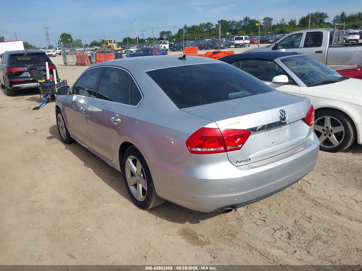 2013 VOLKSWAGEN PASSAT 2.5L SE — снимка 3