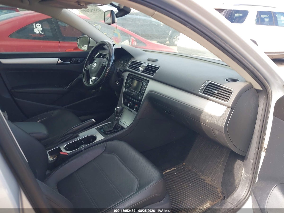 2013 VOLKSWAGEN PASSAT 2.5L SE — снимка 5