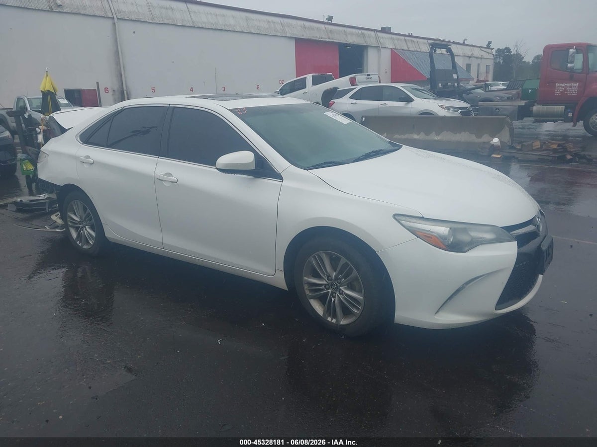 2016 TOYOTA CAMRY SE