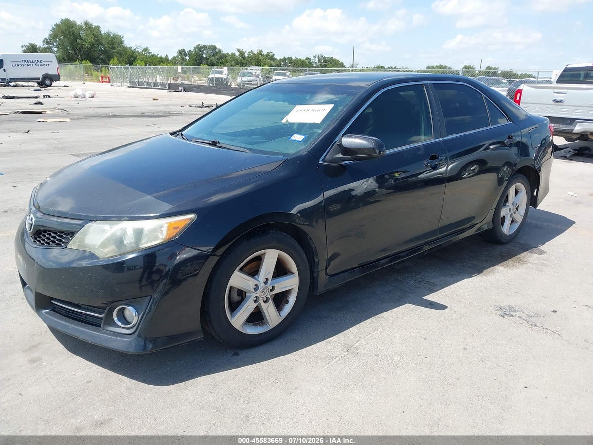 2014 TOYOTA CAMRY SE — снимка 2