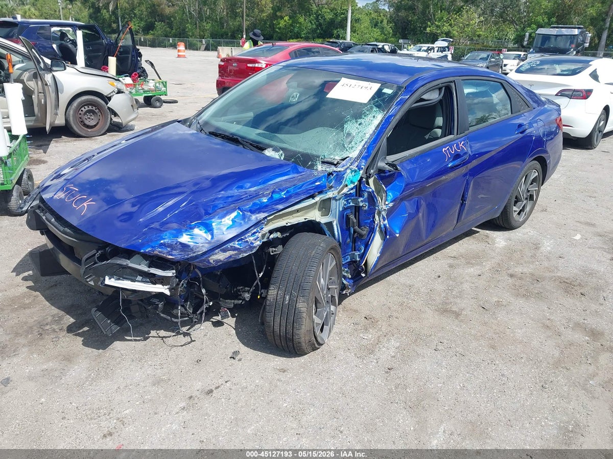 2025 HYUNDAI ELANTRA SEL SPORT — снимка 2
