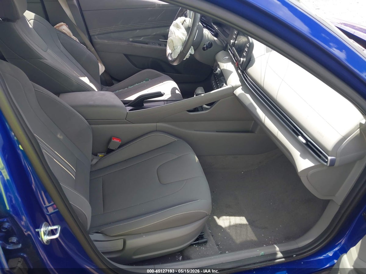 2025 HYUNDAI ELANTRA SEL SPORT — снимка 5