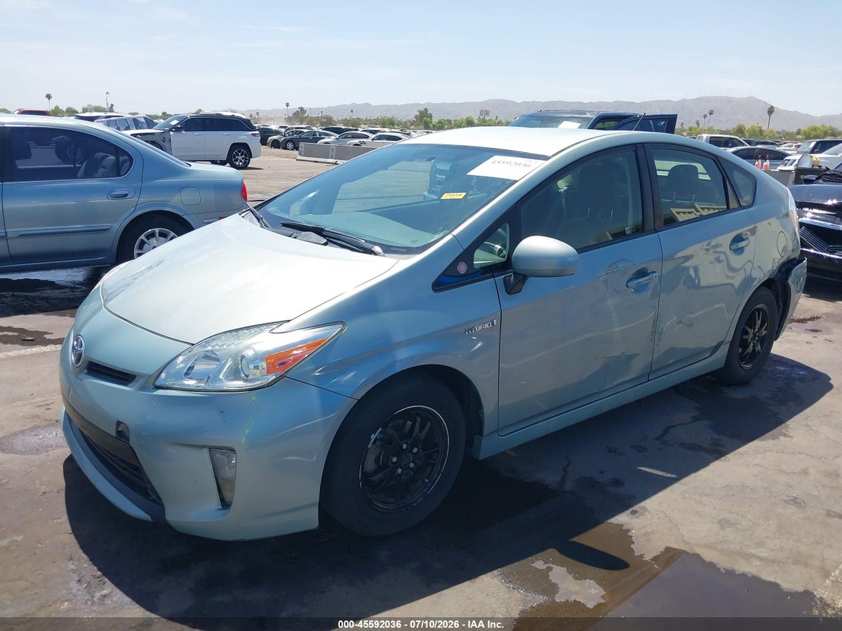 2013 TOYOTA PRIUS THREE — снимка 2