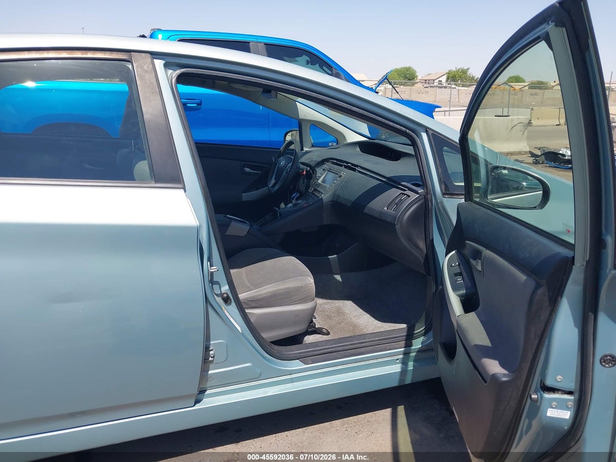2013 TOYOTA PRIUS THREE — снимка 5