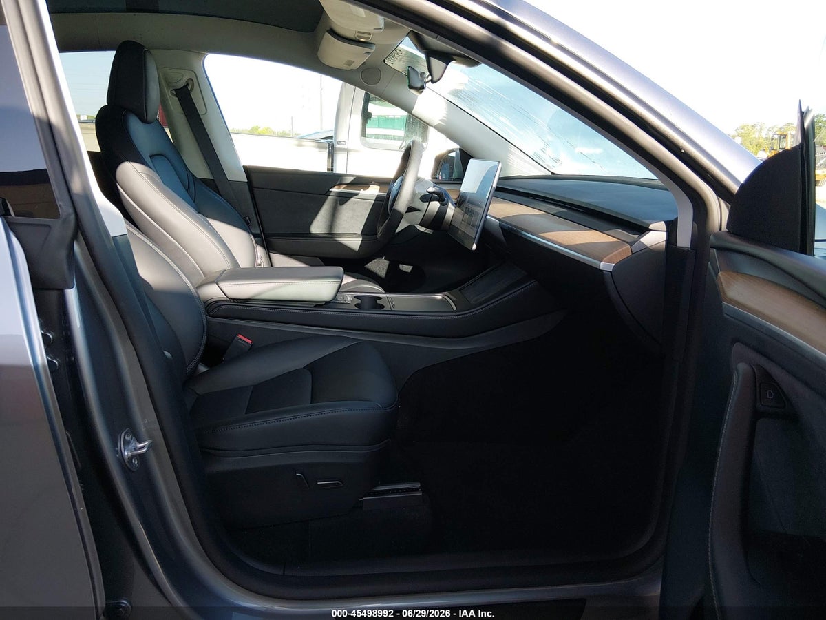 2025 TESLA MODEL Y PERFORMANCE DUAL MOTOR ALL-WHEEL DRIVE — снимка 5