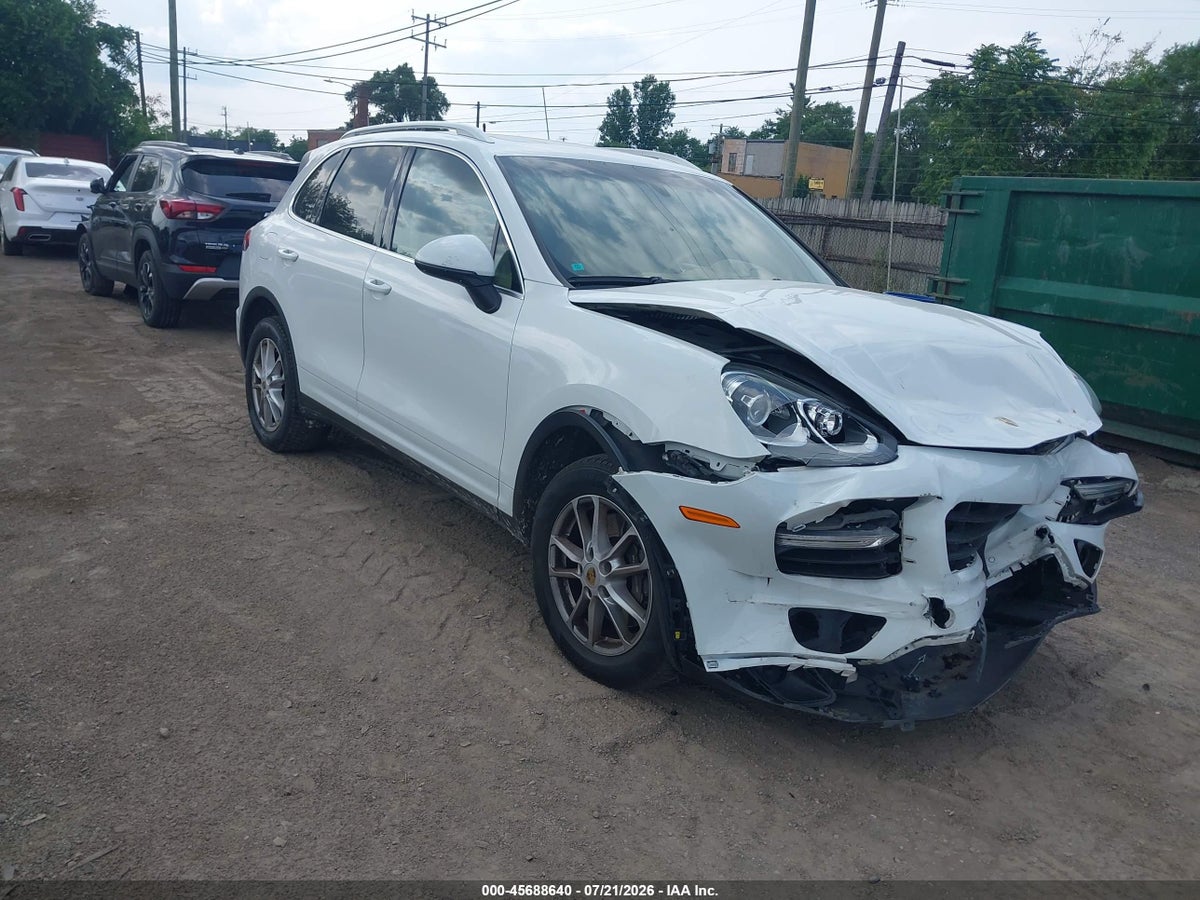 2016 PORSCHE CAYENNE