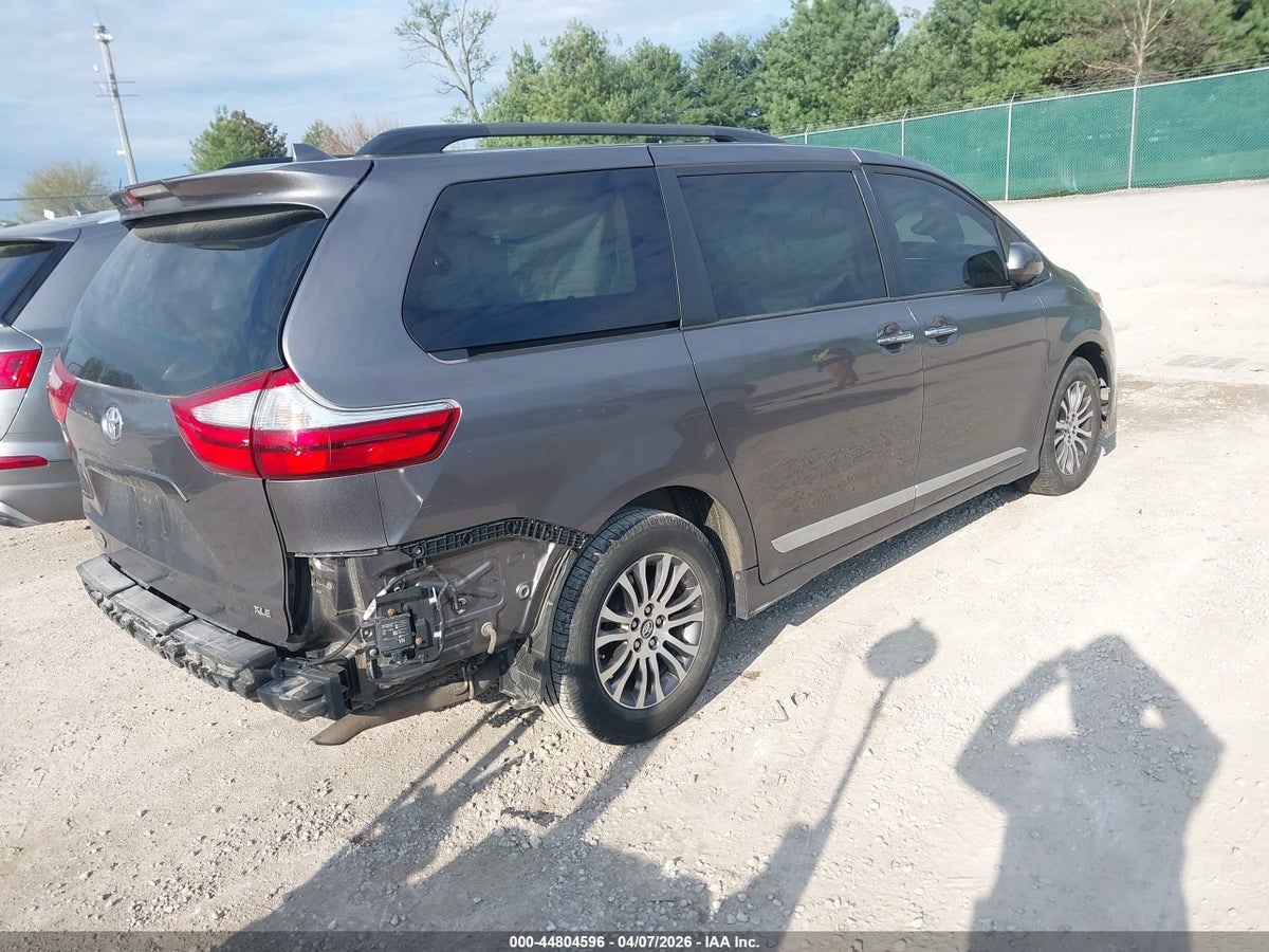 2019 TOYOTA SIENNA XLE 8 PASSENGER — снимка 4