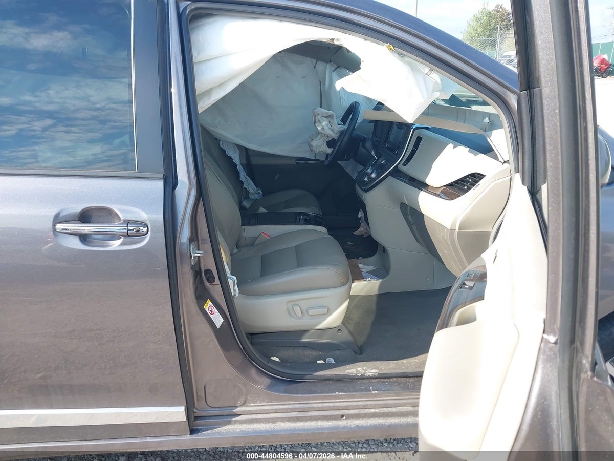 2019 TOYOTA SIENNA XLE 8 PASSENGER — снимка 5