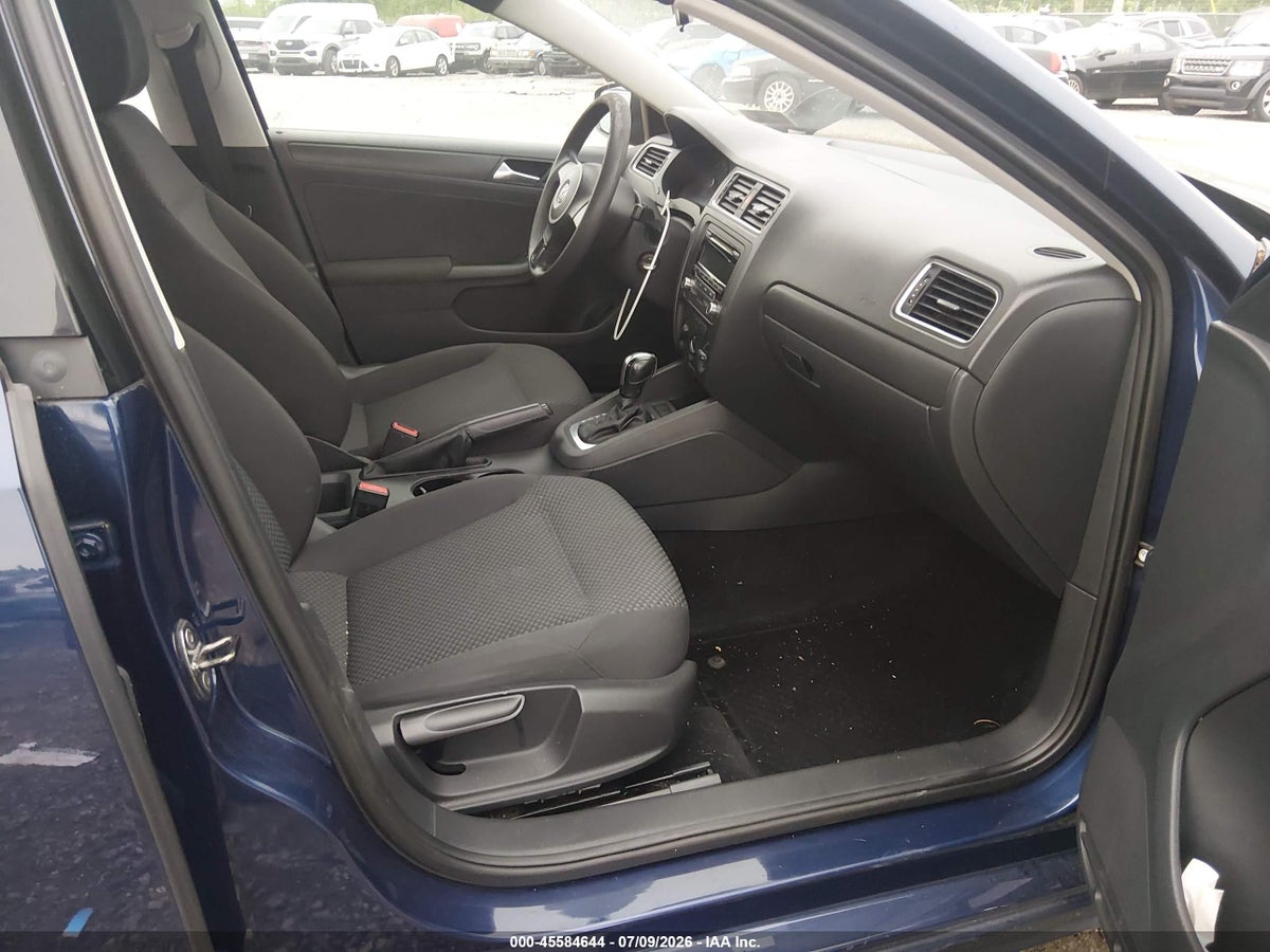 2012 VOLKSWAGEN JETTA 2.0L S — снимка 5