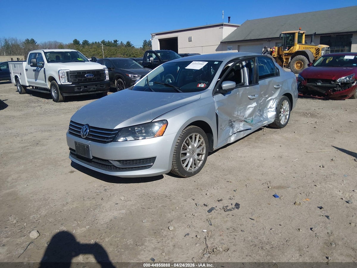 2014 VOLKSWAGEN PASSAT 2.5L S — снимка 2
