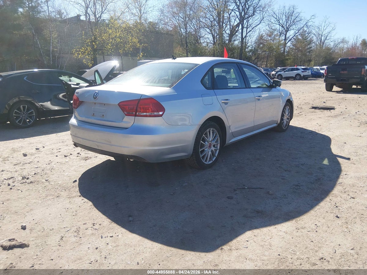 2014 VOLKSWAGEN PASSAT 2.5L S — снимка 4
