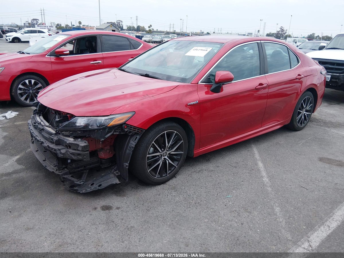 2021 TOYOTA CAMRY SE HYBRID — снимка 2