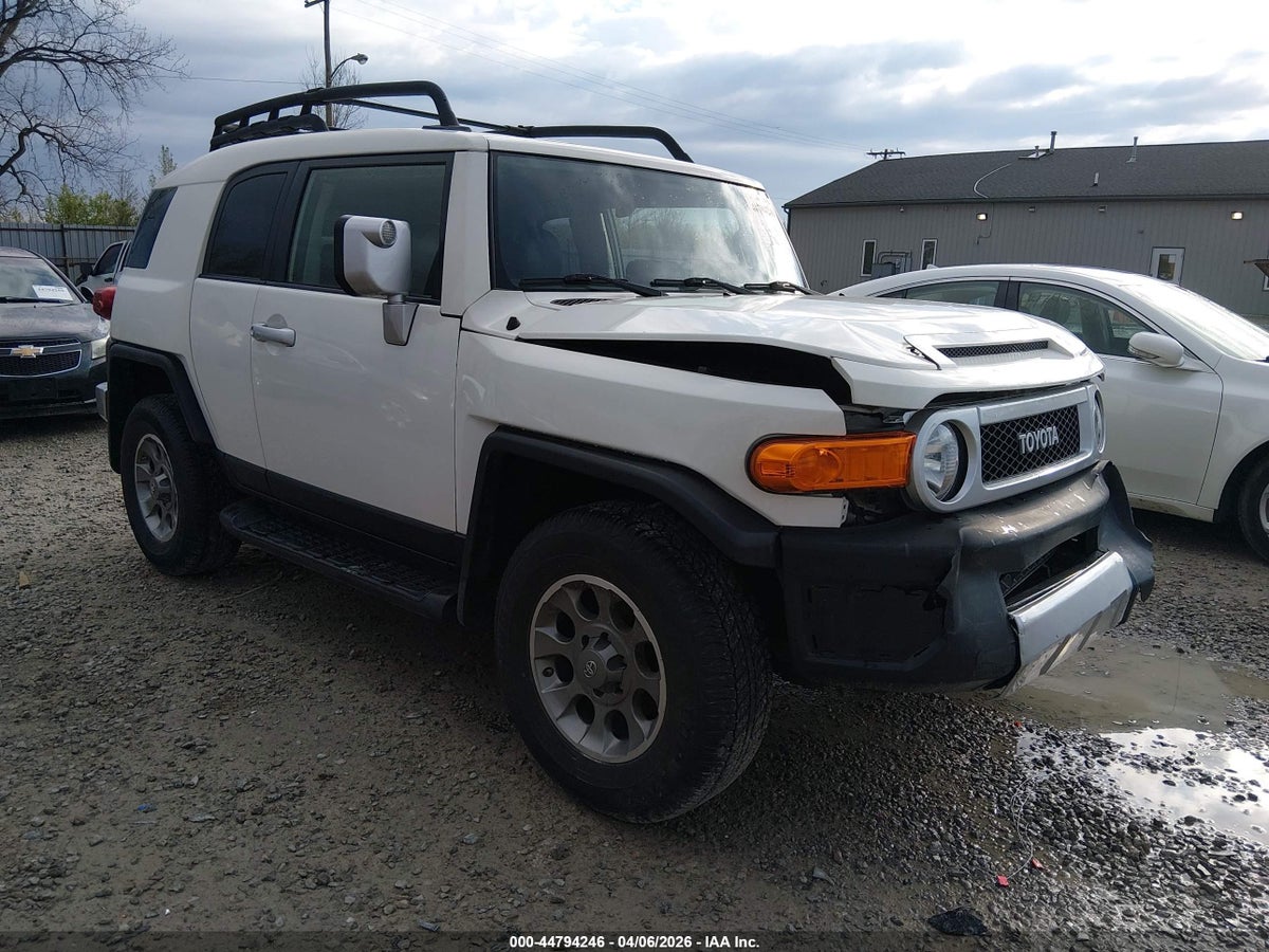 2013 TOYOTA FJ CRUISER