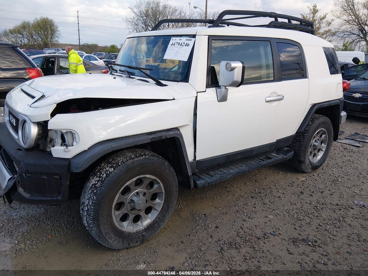2013 TOYOTA FJ CRUISER — снимка 2