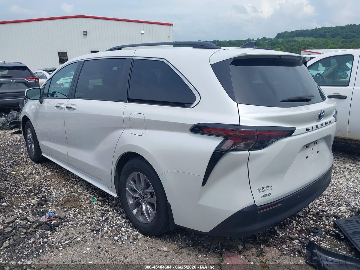 2024 TOYOTA SIENNA XLE — снимка 3