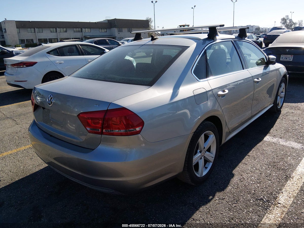 2013 VOLKSWAGEN PASSAT 2.5L SE — снимка 4