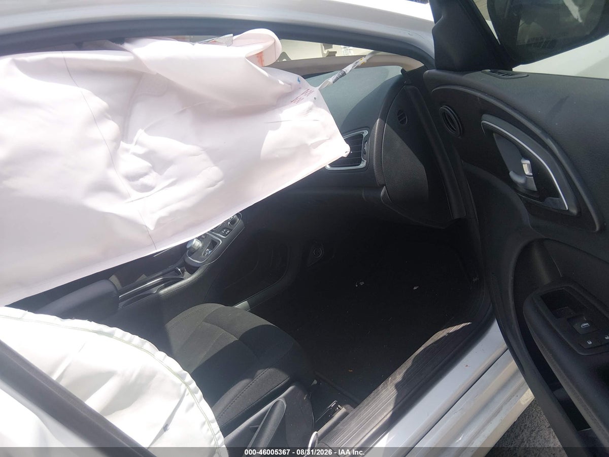 2017 CHRYSLER 200 TOURING — photo 5
