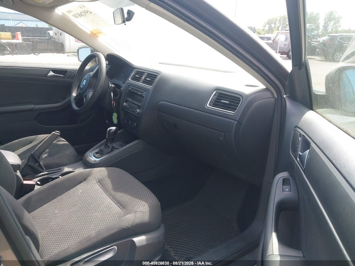 2014 VOLKSWAGEN JETTA 2.0L S — снимка 5